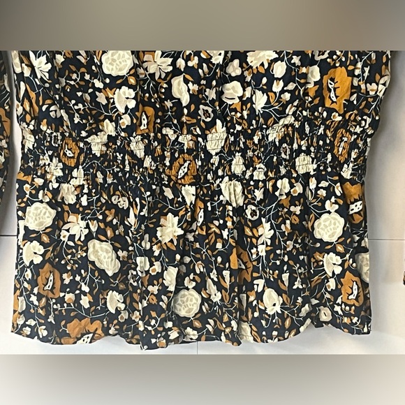 Universal Threads navy gold cream peplum style elastic waist blouse. size Small - Picture 7 of 15